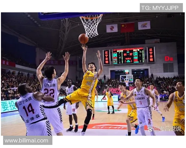 杭州篮球队展现灵活战术与团队配合的精彩表现分析