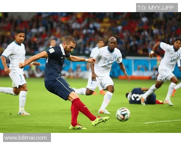 足球明星精彩瞬间壁纸合集尽享球场魅力与激情 足球明星精彩瞬间壁纸合集尽享球场魅力与激情